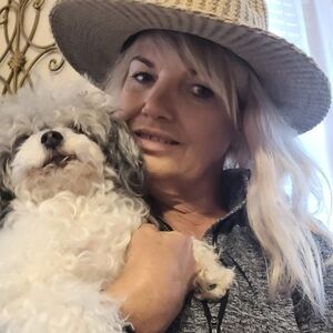 Meet your Posher, Cathy